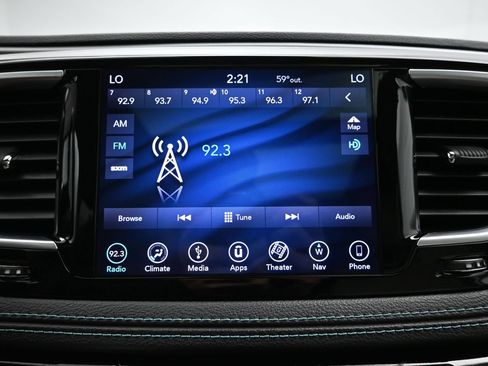 Used 2018 Chrysler Pacifica Limited w/ Advanced Safetytec Group FWD image 15
