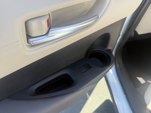 Used 2023 Toyota Corolla Cross XLE w/ Convenience Package image 24