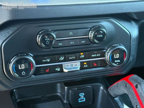 Used 2025 Ford Bronco Big Bend w/ Black Diamond Package image 22