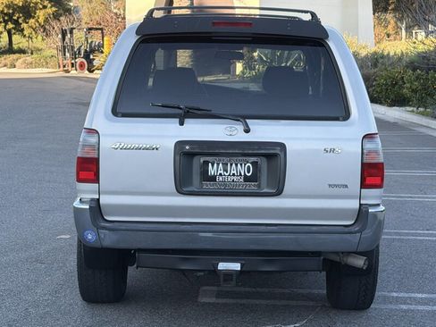 Used 2000 Toyota 4Runner SR5 image 5