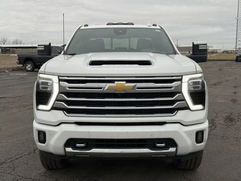 Used 2024 Chevrolet Silverado 3500 High Country w/ High Country Premium Package image 8