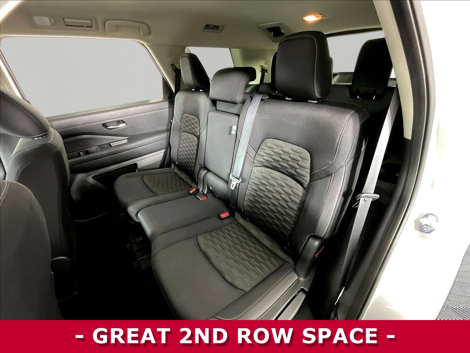 Used 2022 Nissan Pathfinder SV AWD/4WD image 22