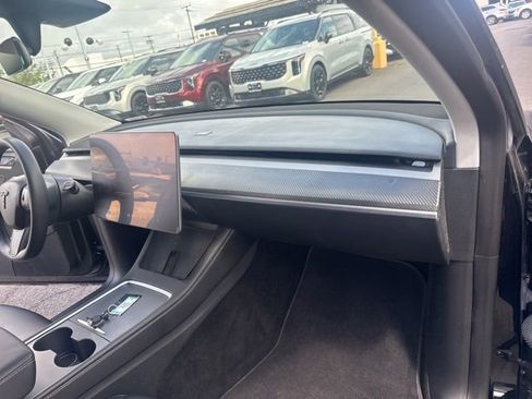Used 2023 Tesla Model Y Performance AWD/4WD image 15