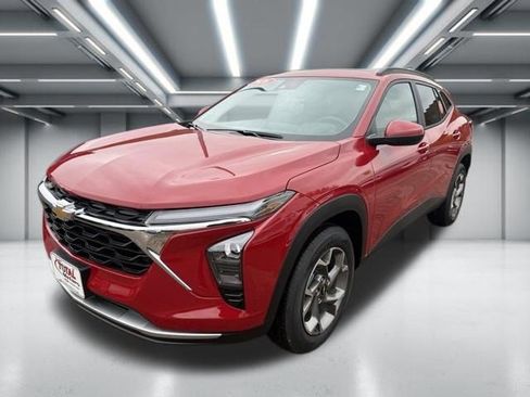 New 2026 Chevrolet Trax LT w/ Sunroof Package FWD image 1