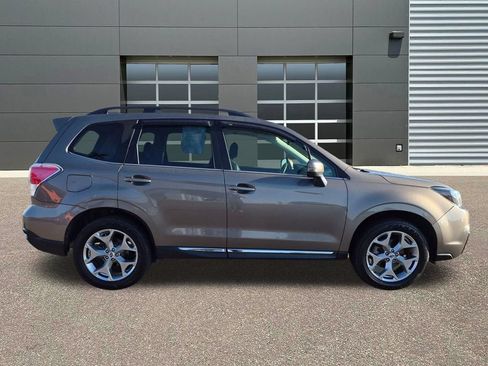 Used 2018 Subaru Forester 2.5i Touring AWD/4WD image 4