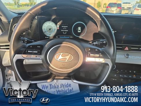 Used 2024 Hyundai Elantra Limited FWD image 14