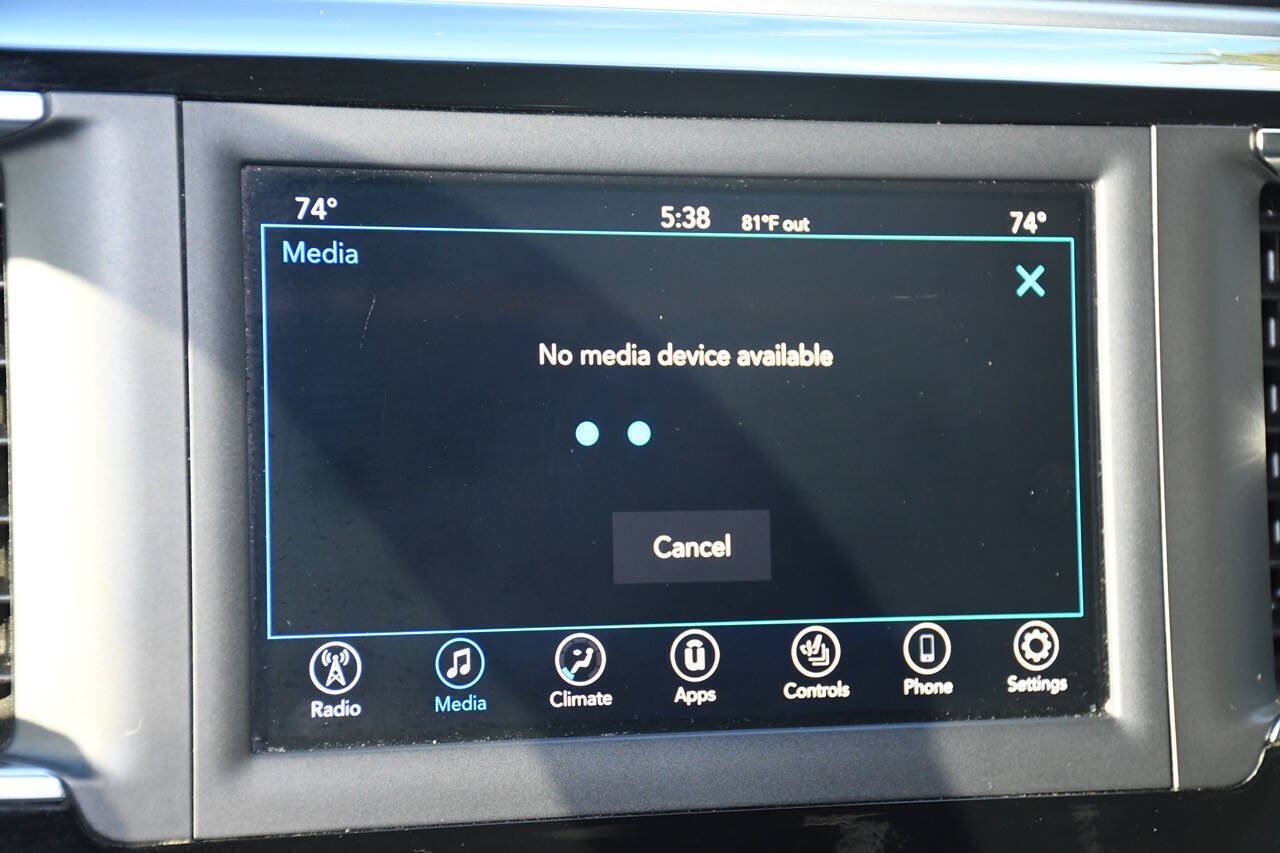 Used 2020 Chrysler Pacifica Touring-L w/ S Appearance Package FWD image 38