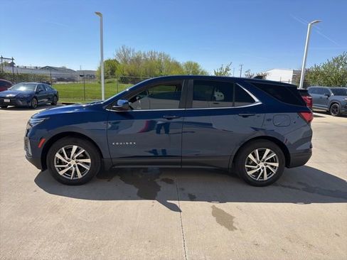 Used 2022 Chevrolet Equinox LT image 2
