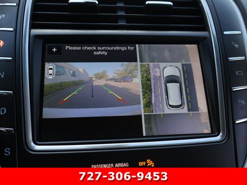 Used 2017 Lincoln MKX Reserve w/ Driver Assistance Package image 4