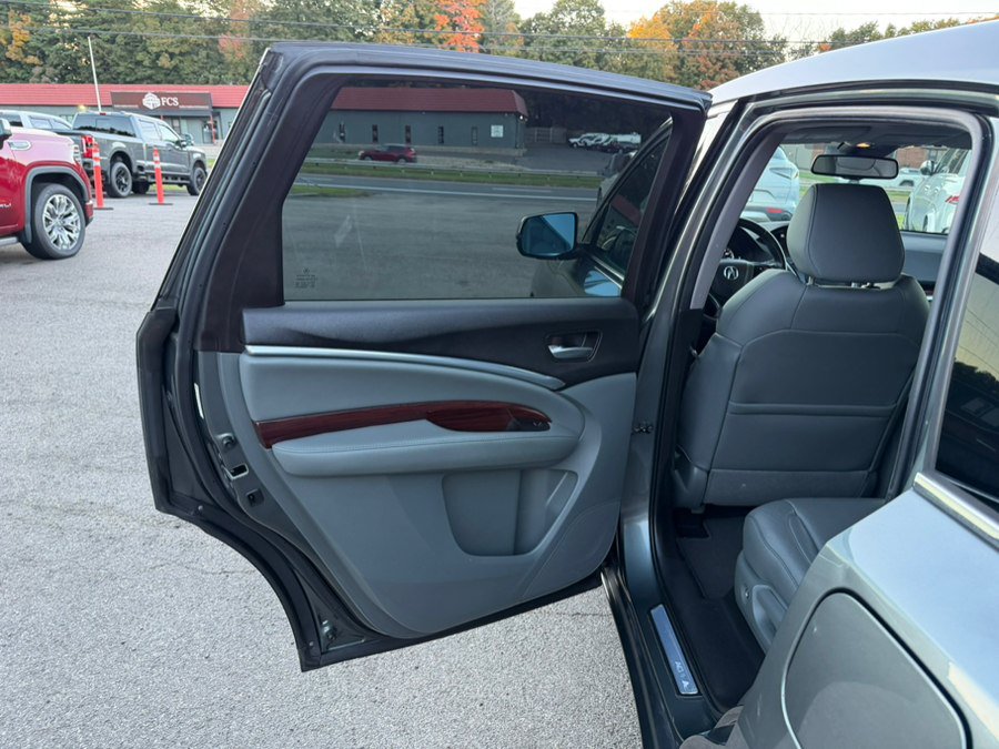 Used 2015 Acura MDX w/ Technology Package AWD/4WD image 17