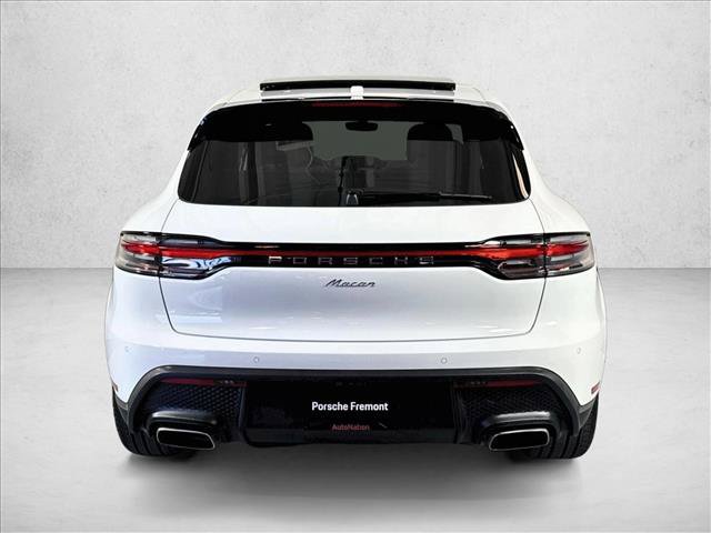 Certified 2026 Porsche Macan AWD/4WD image 10