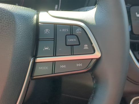 Used 2025 Toyota Grand Highlander FWD image 25