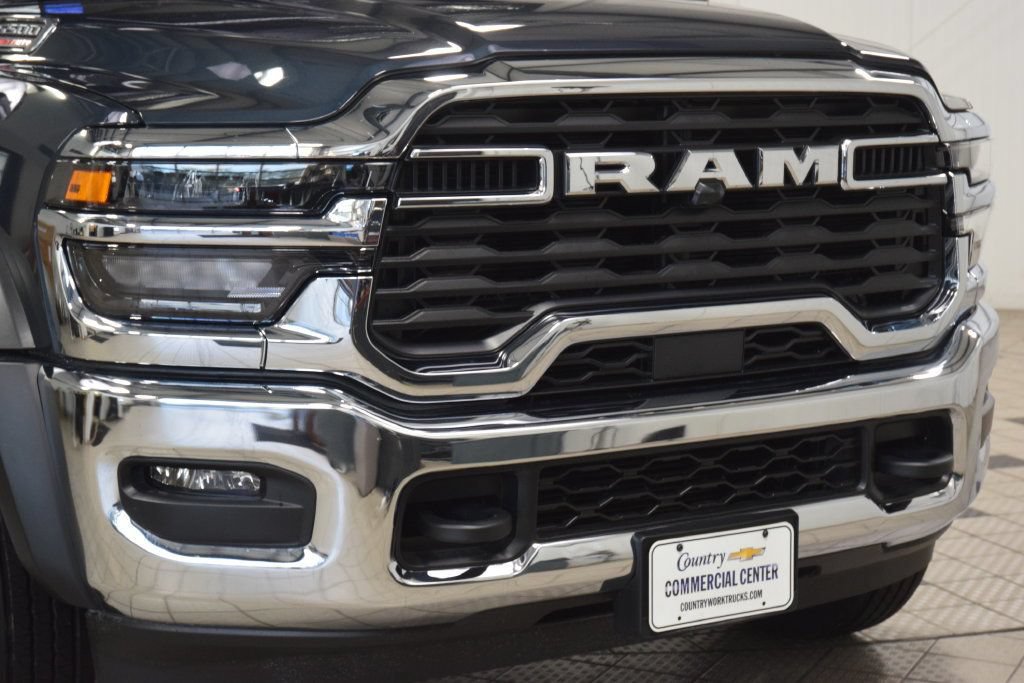Used 2026 RAM 5500 Tradesman w/ Chrome Appearance Group AWD/4WD image 7
