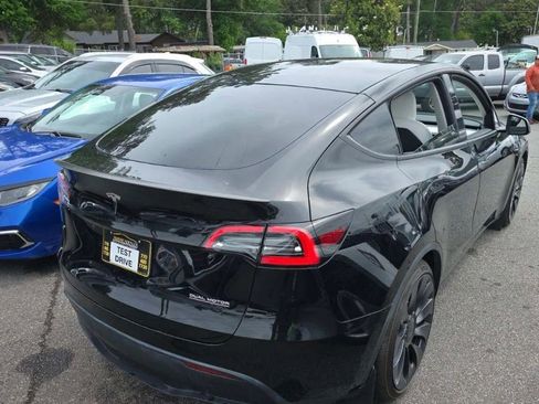 Used 2023 Tesla Model Y Performance AWD/4WD image 10