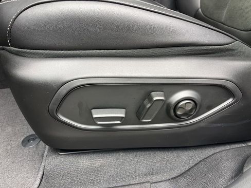 New 2025 Jeep Grand Cherokee L Altitude RWD image 12