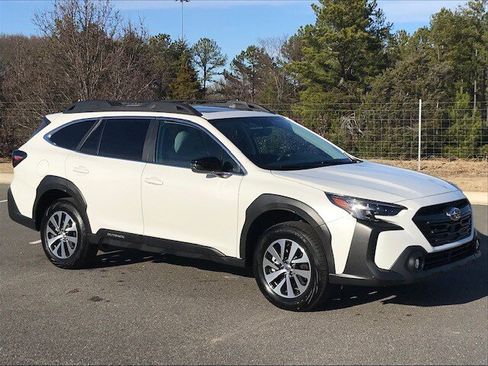 Used 2025 Subaru Outback Premium w/ Popular Package #1A image 2