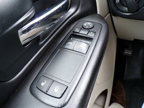 Used 2012 RAM C/V image 17