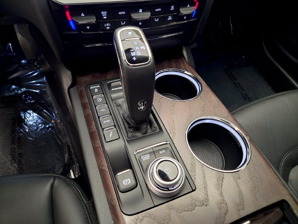 Used 2023 Maserati Quattroporte GT RWD image 40