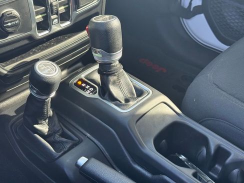 Used 2023 Jeep Wrangler Altitude image 21