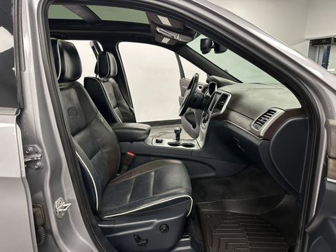Used 2014 Jeep Grand Cherokee Overland image 32