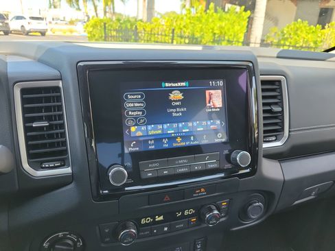 Used 2022 Nissan Frontier SV w/ SV Premium Package AWD/4WD image 23