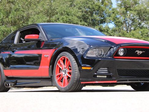 Used 2013 Ford Mustang GT Premium w/ Brembo Brake Pkg RWD image 23