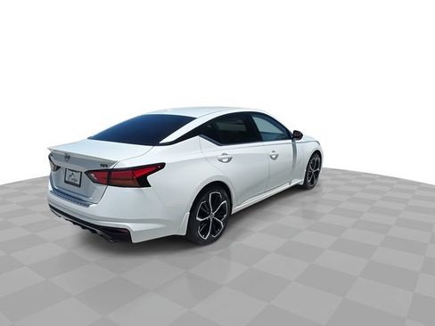 Used 2023 Nissan Altima 2.5 SR w/ SR Premium Package FWD image 8