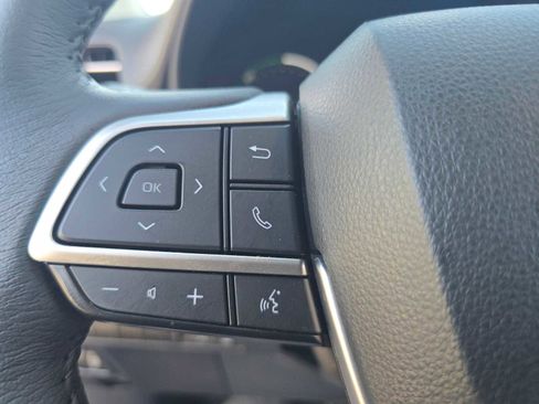 Used 2025 Toyota Sienna XLE image 31