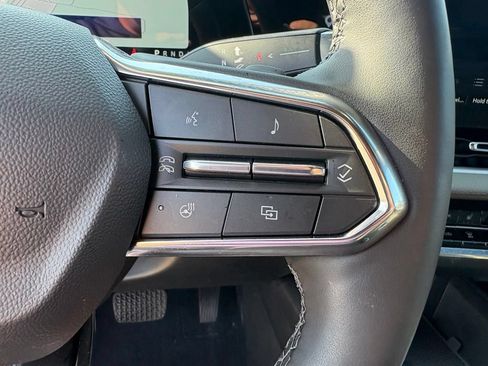 Used 2026 Chevrolet Equinox LT w/ Convenience Package II FWD image 16