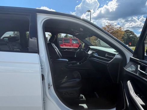 Used 2024 Jeep Grand Cherokee Trailhawk AWD/4WD image 46