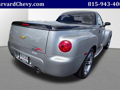 Used 2006 Chevrolet SSR w/ Preferred Equipment Group RWD image 4