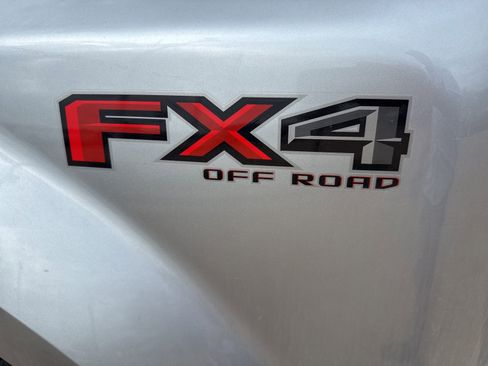 Used 2021 Ford F350 4x4 Crew Cab DRW Super Duty image 10