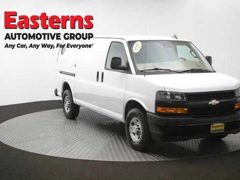 Used 2021 Chevrolet Express 3500 w/ Driver Convenience Package RWD image 46
