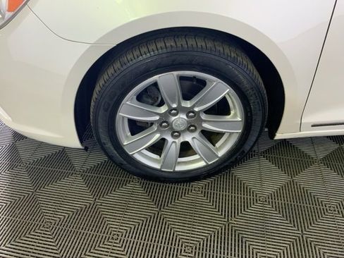 Used 2011 Buick LaCrosse CXL w/ Luxury Package image 12