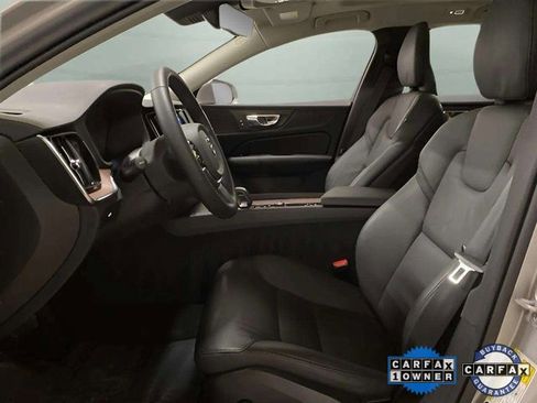 Used 2025 Volvo V60 B5 Cross Country Plus image 18
