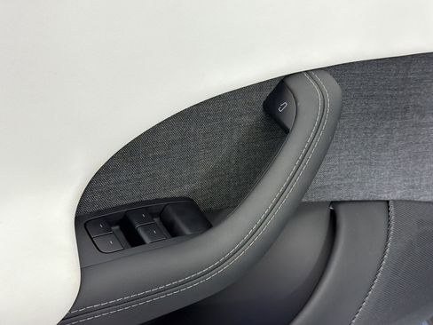 Used 2026 Tesla Model S Plaid image 16