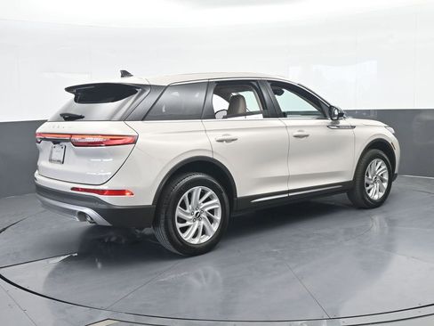Used 2024 Lincoln Corsair FWD image 6