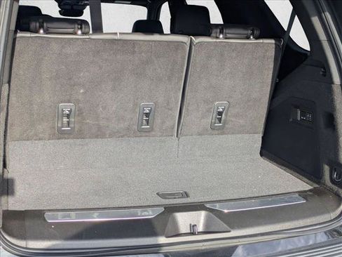 Used 2023 Cadillac Escalade Premium Luxury AWD/4WD image 6