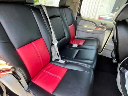 Used 2014 GMC Yukon XL SLT RWD image 15