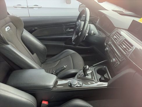 Used 2016 BMW M4 Coupe image 5