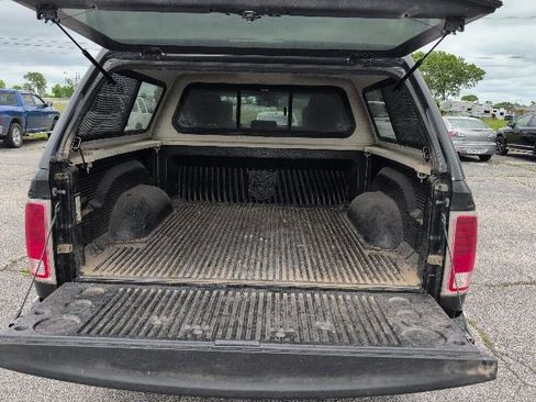 Used 2016 RAM 1500 Laramie w/ Convenience Group AWD/4WD image 9