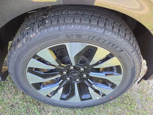 New 2026 Ford Expedition Platinum w/ Driver's Package AWD/4WD image 16