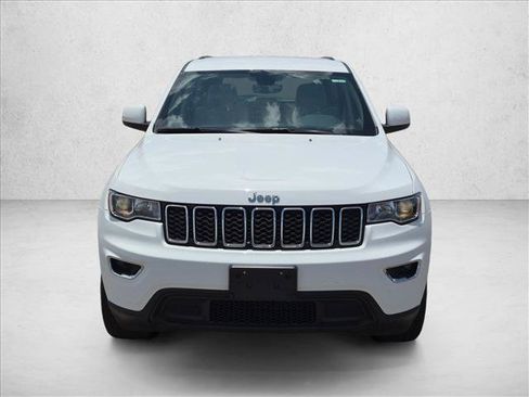 Used 2022 Jeep Grand Cherokee Laredo E AWD/4WD image 2