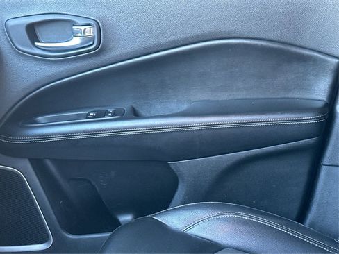 Used 2020 Jeep Compass Latitude w/ Popular Equipment Group image 29