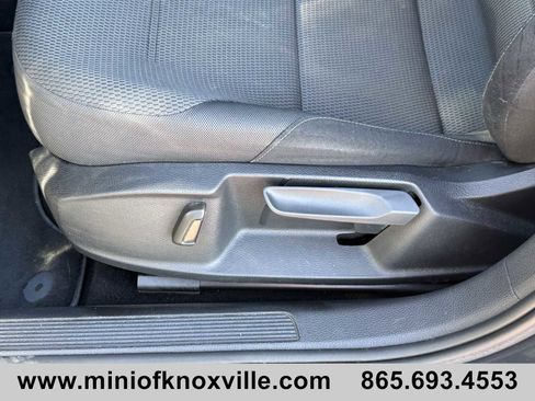 Used 2019 Volkswagen e-Golf SE image 11