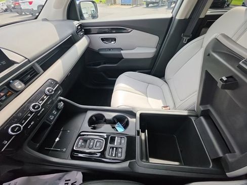 Certified 2025 Honda Pilot EX-L image 23