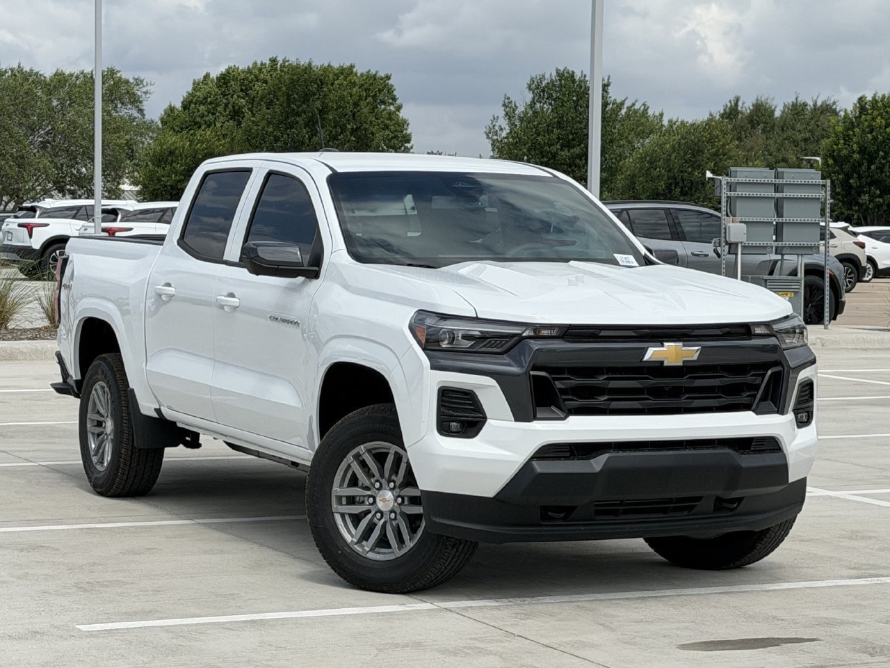New 2026 Chevrolet Colorado LT w/ LT Convenience Package AWD/4WD image 2