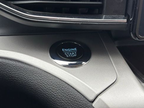 Used 2023 Ford Explorer XLT w/ Equipment Group 202A image 5