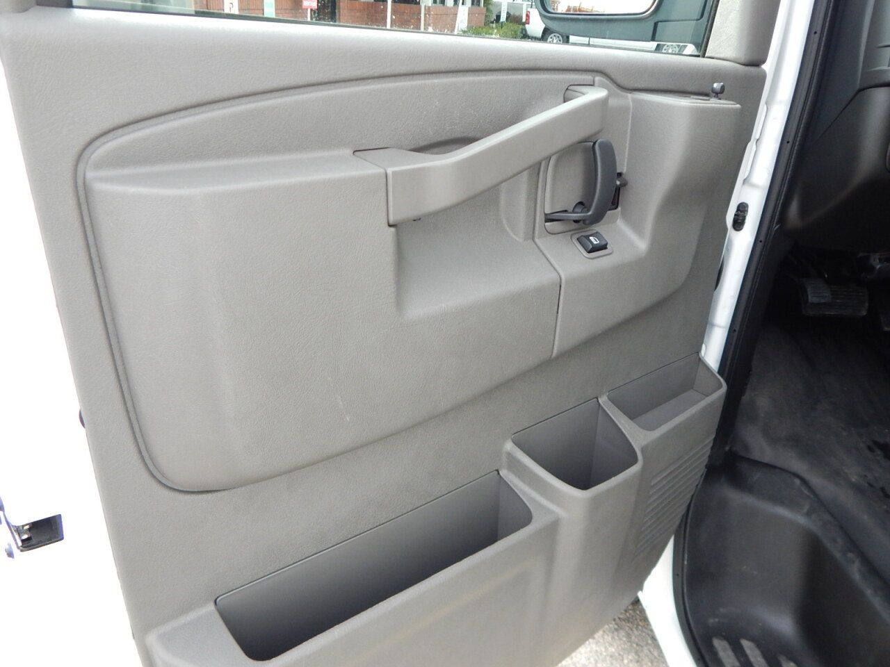 Used 2024 Chevrolet Express 2500 w/ Driver Convenience Package RWD image 20