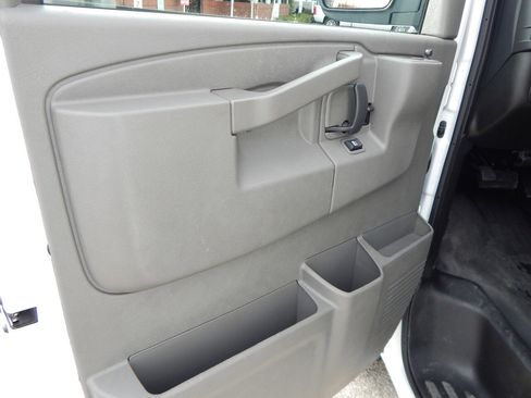 Used 2024 Chevrolet Express 2500 w/ Driver Convenience Package image 20